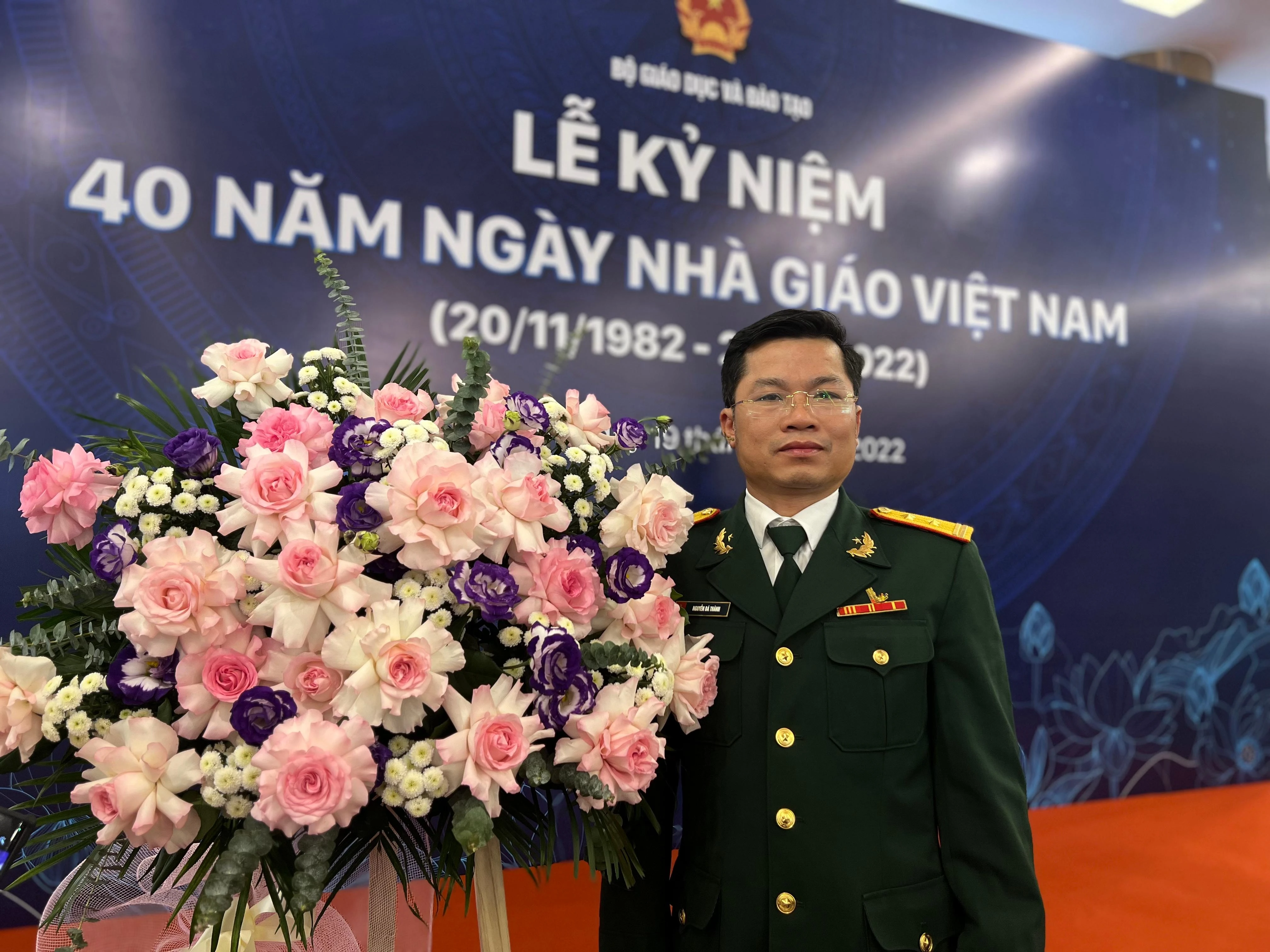 Thầy Nguyễn Bá Thành tại Lễ kỉ niệm. Thầy Nguyễn Bá Thành tại Lễ kỉ niệm.