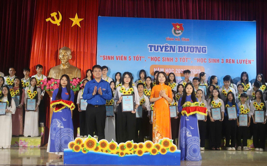 Em Ngô Bảo Châu được vinh danh “MM886 slot game, bắn cá, lô đề, đá gà 3 tốt” cấp tỉnh. bong-hoa-3-tot-dam-me-doc-sach-1.jpg