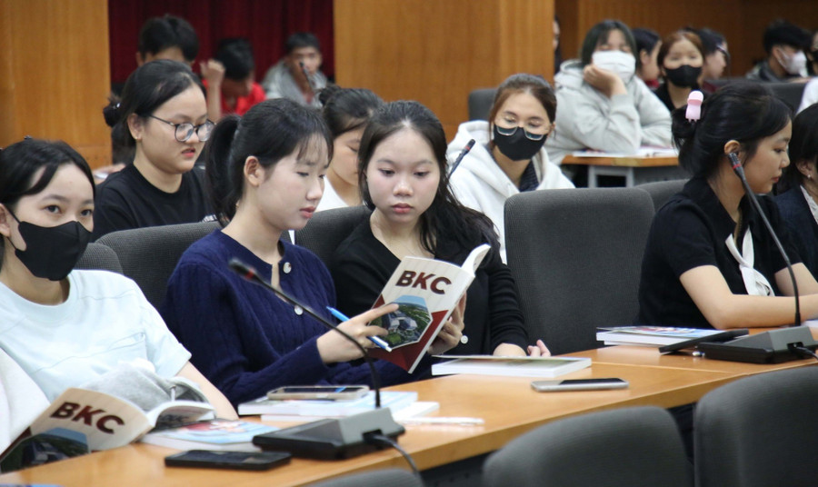 Tân MM888 Việt Nam Tải App khóa 2025 Trường Cao đẳng Bách khoa Sài Gòn trong buổi học định hướng đầu năm học. Ảnh: BKC truong-nghe-uom-mam-ong-chu-2-1694.jpg