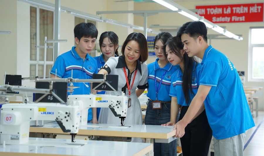 Giờ thực hành của MM888 Việt Nam Tải App Trường MM888 bảo mật tuyệt đối Công nghiệp và Thương mại Hà Nội. Ảnh: Website MM88b nhà cái