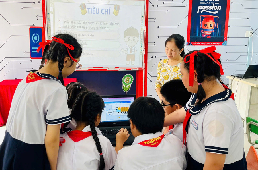 Giờ học của MM886 slot game, bắn cá, lô đề, đá gà Trường Tiểu học Thuận Kiều (phường Đông Hưng Thuận, TPHCM). Ảnh: MA nang-chat-giao-vien-3.jpg