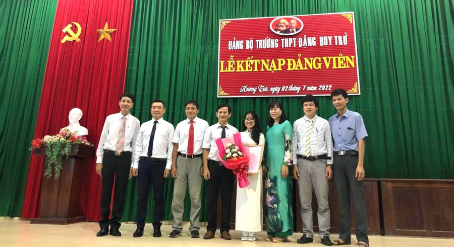 phat-trien-dang-trong-hoc-sinh-sinh-vien-3.jpg