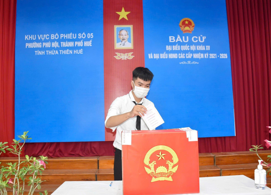 tieng-noi-nguoi-tre-truoc-ngay-hoi-non-song-1.jpg