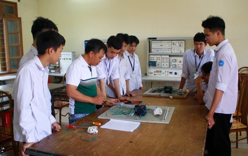 MM888 Việt Nam Tải App Trường Cao đẳng Nghề Thái Bình trong tiết học thực hành. mo-a-ky-nguyen-moi-cho-giao-duc-nghe-nghiep2.jpg