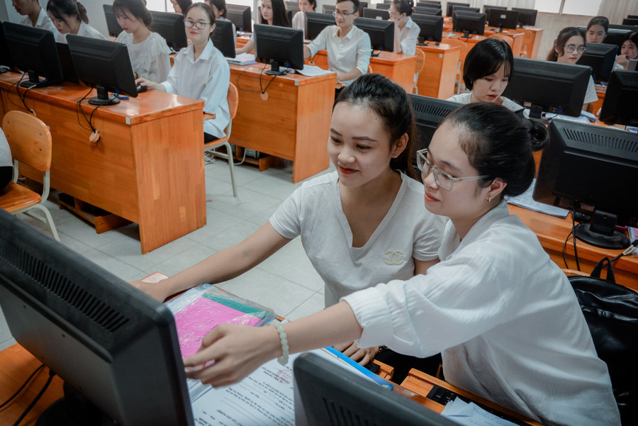 MM888 Việt Nam Tải App ngành Kế toán, Trường Cao đẳng Thương mại Đà Nẵng trong giờ thực hành. Ảnh: NTCC du-thao-chuan-co-so-giao-duc-nghe-nghiep-2-1336.jpg