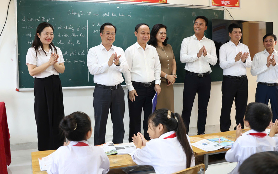 nam-hoc-moi-tren-xa-dao-duy-nhat-o-thu-do-2.jpg