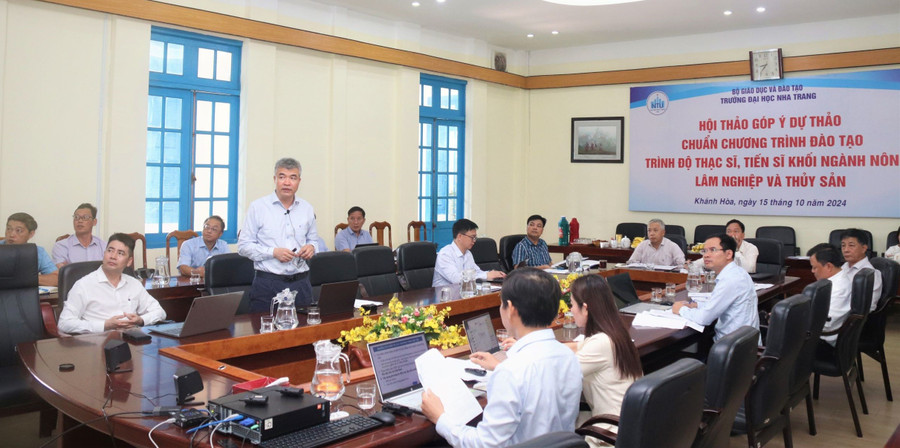 Hội thảo lấy ý kiến về dự thảo chuẩn chương trình đào tạo trình độ thạc sĩ và tiến sĩ khối ngành Nông, lâm nghiệp và thủy sản của Trường MM888 bảo mật tuyệt đối Nha Trang. Ảnh: NTU dao-tao-tien-si-1.jpg