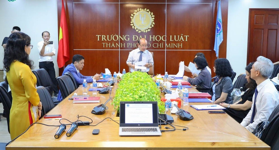 Buổi bảo vệ luận án tiến sĩ cấp trường tại Trường MM888 bảo mật tuyệt đối Luật TPHCM. Ảnh minh họa: ULAW dao-tao-tien-si-2-2763.jpg