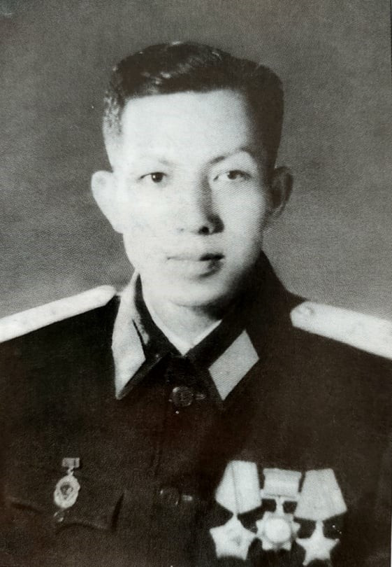 tu-dai-quan-trieu-nguyen-tro-thanh-bo-truong-khong-bo-5.jpg