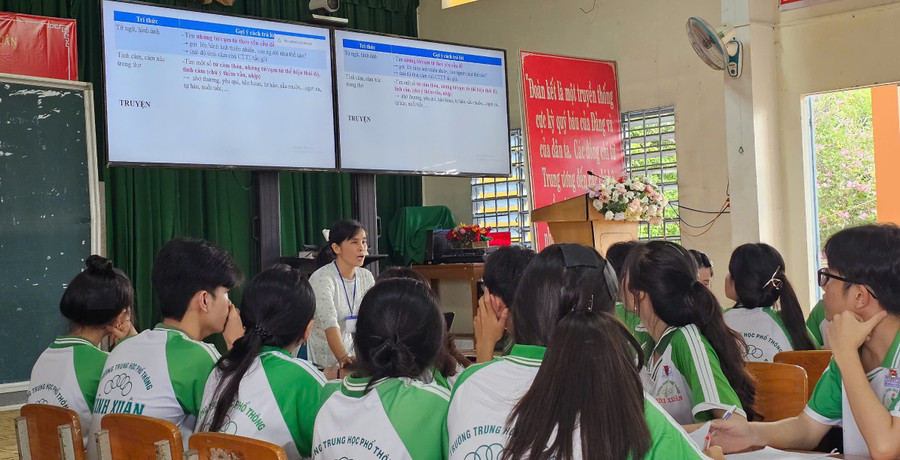 Giờ học tại Trường THPT Vĩnh Xuân (Vĩnh Long). Ảnh: NTCC
