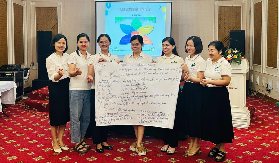 Trung Tâm Đăng Nhập MM88 Chính Thức Mới Trường Tiểu học Ngô Quyền (Vĩnh Yên) trong buổi tập huấn về đổi mới phương pháp dạy học. Ảnh: NVCC. nha-giao-tru-cot-cua-doi-moi-giao-duc-1.jpg