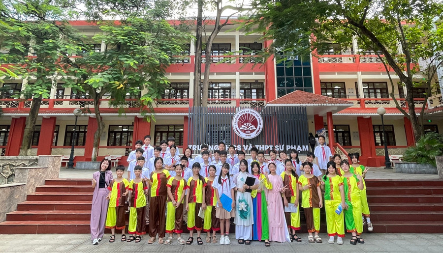 Cô Tạ Thị Thanh Hương - Trung Tâm Đăng Nhập MM88 Chính Thức Mới Trường THCS & THPT Sư phạm và học trò. Ảnh: NVCC kien-tao-moi-truong-giao-duc-tich-cuc3.jpg