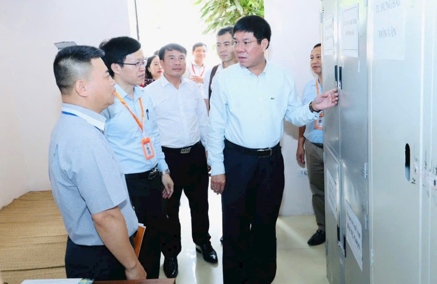 tinh-huong-cu-canh-tinh-moi-5.jpg
