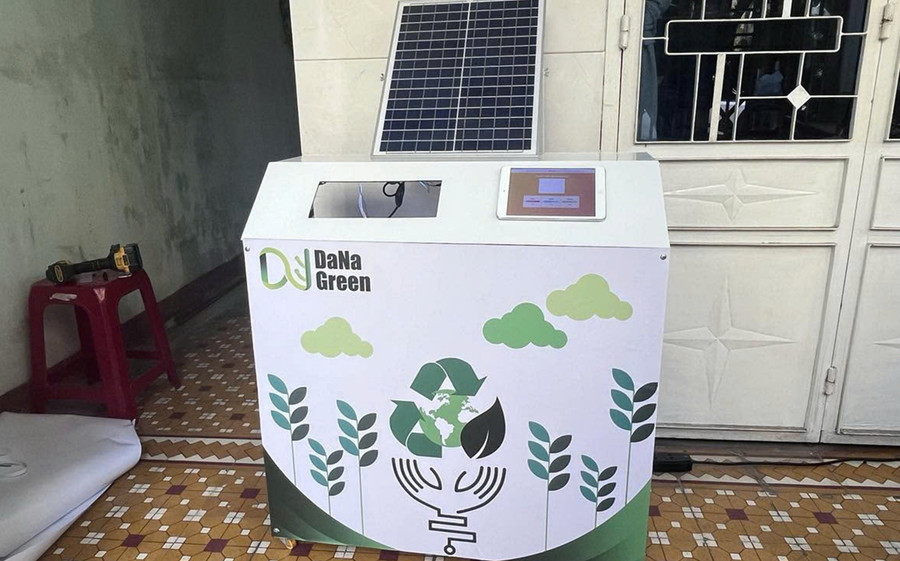 Hệ thống thu gom rác thải bằng thùng rác thông minh, tích hợp công nghệ Al và IoT của nhóm MM888 Việt Nam Tải App MM888 bảo mật tuyệt đối Đà Nẵng. thung-rac-thong-minh-thuc-day-kinh-te-tuan-hoan-3.jpg