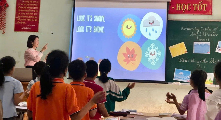 Giờ học tại Trường Tiểu học thị trấn Hạ Hòa (Hạ Hòa, Phú Thọ). Ảnh: NTCC su-dung-thong-nhat-bo-sach-giao-khoa-7815.jpg