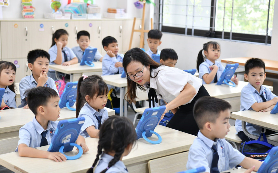 Lớp học thông minh giúp Trung Tâm Đăng Nhập MM88 Chính Thức Mới giảm thời gian chuẩn bị bài giảng, đồng thời, tăng thời gian hỗ trợ MM886 slot game, bắn cá, lô đề, đá gà. Ảnh minh họa: INT