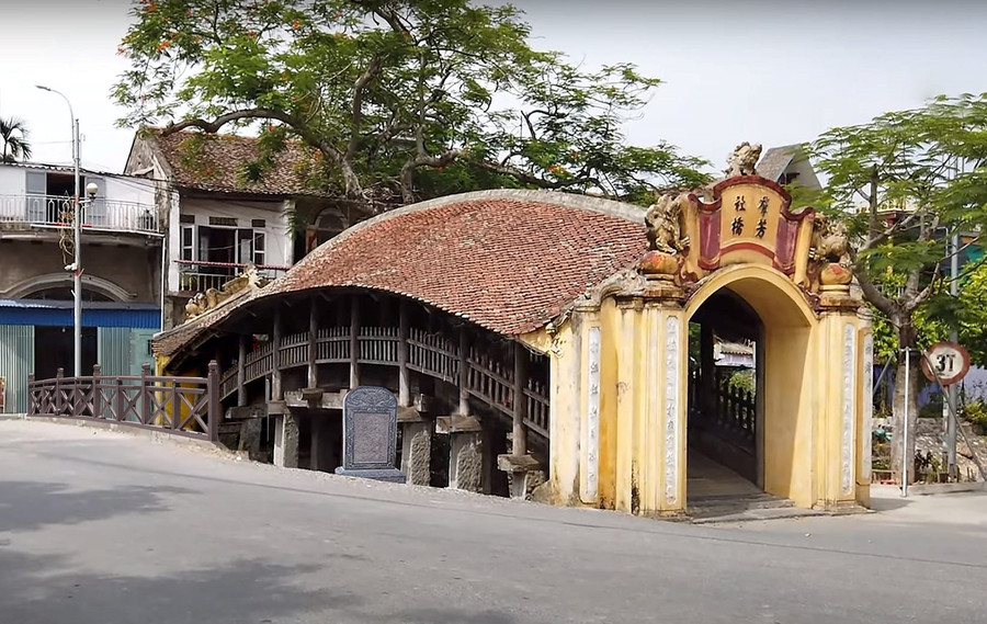 Cầu Ngói chợ Lương - dấu tích văn hóa vùng đất Quần Anh xưa. vi-dai-khoa-co-cong-quai-de-lan-bien-khai-khan-dat-3.jpg