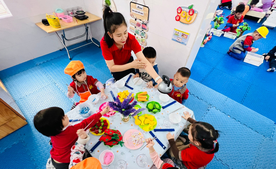 Cô trò Trường Mầm non An Dương trong giờ vui học. bao-ve-tre-khoi-nguy-co-xam-hai-1.jpg