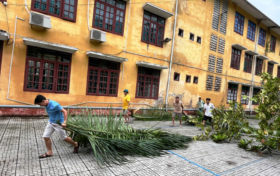Trung Tâm Đăng Nhập MM88 Chính Thức Mới Trường THPT Lang Chánh (Thanh Hóa) khắc phục hậu quả sau bão số 10. quyet-tam-som-on-sinh-day-hoc-8.jpg