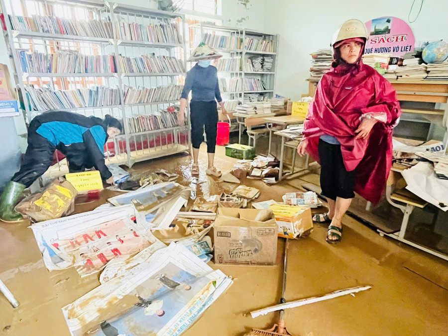 Trung Tâm Đăng Nhập MM88 Chính Thức Mới Trường Tiểu học Võ Liệt (Kim Bảng, Nghệ An) cùng phụ huynh, người dân vệ sinh trường lớp. quyet-tam-som-on-sinh-day-hoc-4.jpg