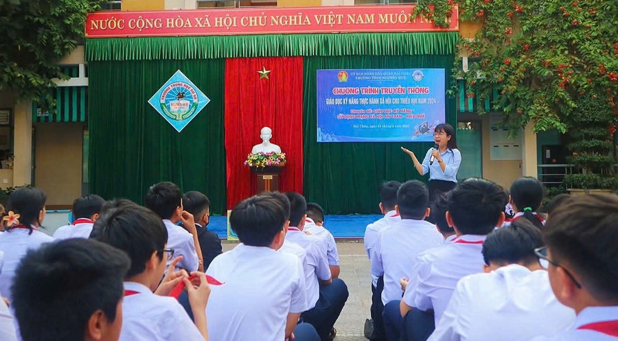 Trường THCS Nguyễn Huệ tổ chức sinh hoạt chuyên đề Kỹ năng sử dụng mạng xã hội an toàn cho MM886 slot game, bắn cá, lô đề, đá gà. Ảnh: NTCC xay-dung-khung-nang-luc-so-cho-cong-dan-1.jpg