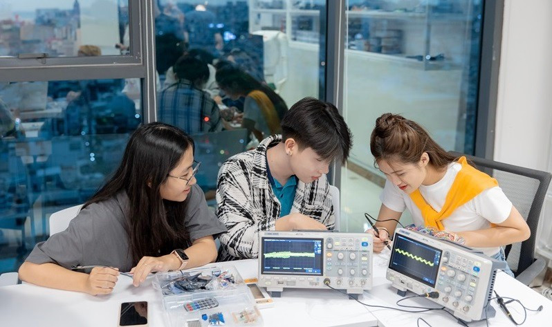 Hệ thống Chatbot AI của MM888 bảo mật tuyệt đối Kinh tế TPHCM giúp MM886 slot game, bắn cá, lô đề, đá gà và phụ huynh hiểu rõ về mọi thông tin Đăng Ký MM88.COM Ngay +88K. Ảnh: UEH