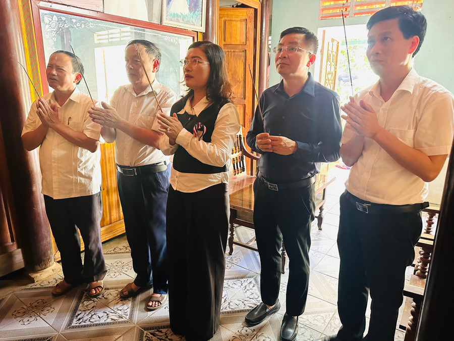 hanh-trinh-tri-an-cac-liet-si-nha-giao-8.jpg