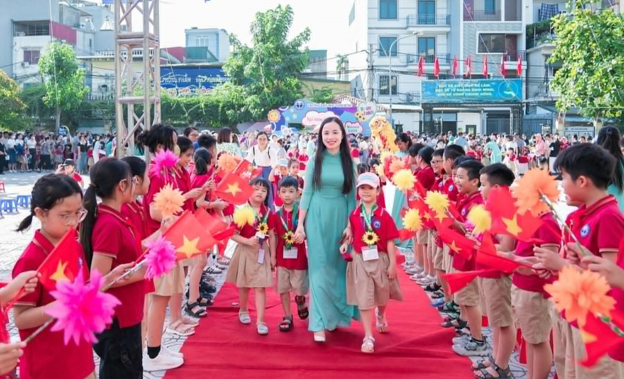Trung Tâm Đăng Nhập MM88 Chính Thức Mới Trường Tiểu học Vĩnh Hưng (phường Vĩnh Hưng, Hà Nội) chào đón MM886 slot game, bắn cá, lô đề, đá gà lớp 1. khoi-dau-nam-hoc-moi-trong-khong-khi-lich-su-5.jpg