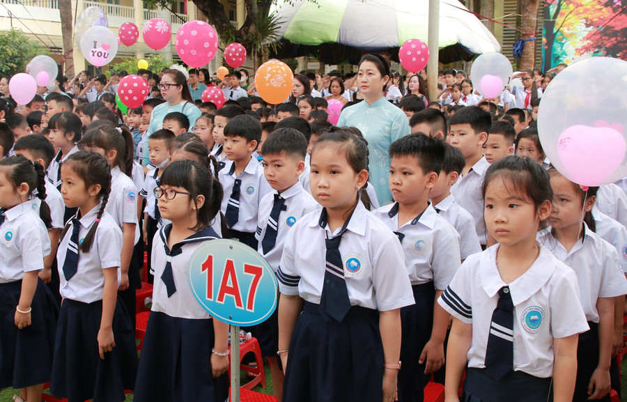 ban-giao-hoc-sinh-ve-sinh-hoat-he-2.jpg