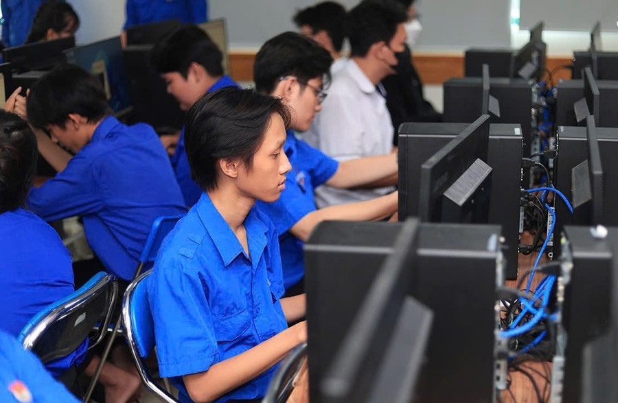 Một buổi học tại Trường Cao đẳng nghề Hoa Sen. Ảnh: Lâm Ngọc