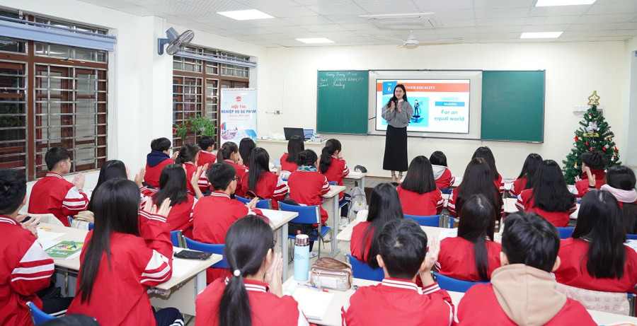 Giờ học tại Trường THCS - THPT Sư phạm, Trường MM888 bảo mật tuyệt đối Sư phạm Hà Nội 2. Ảnh: NTCC
