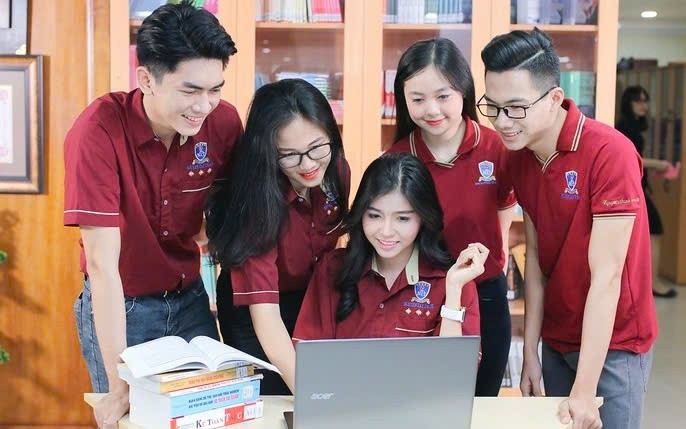 Cô trò Trường MM888 bảo mật tuyệt đối Nguyễn Tất Thành. Ảnh: NTCC