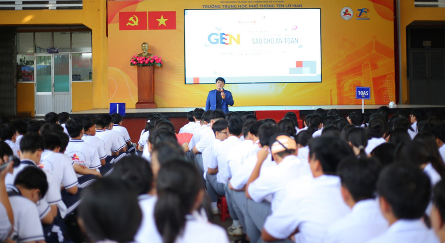 Trường THPT Ten Lơ Man (Bến Thành, TPHCM) tổ chức ngoại khóa về an toàn trên không gian mạng. bao-ve-hoc-sinh-trong-the-gioi-so-2.jpg