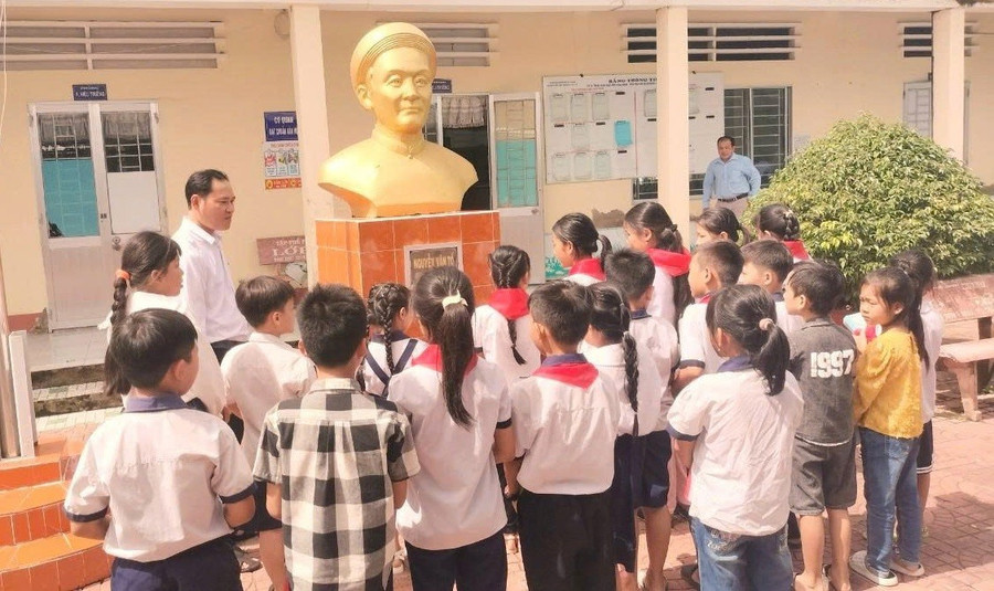 gieo-hat-giong-yeu-nuoc-tu-mai-truong-2.jpg