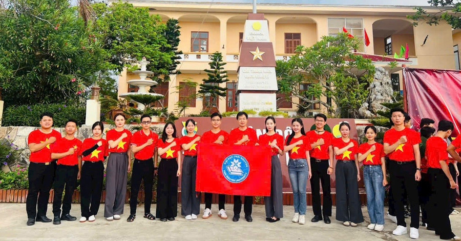 gieo-hat-giong-yeu-nuoc-tu-mai-truong-1.jpg