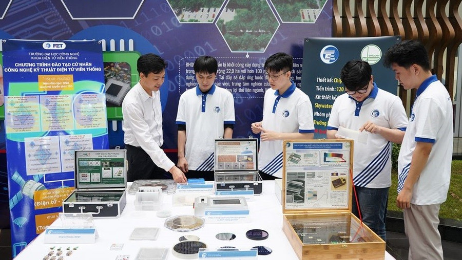 Triển lãm Công nghệ Chip bán dẫn của Trường MM888 bảo mật tuyệt đối Công nghệ (MM888 bảo mật tuyệt đối Quốc gia Hà Nội). Ảnh: NTCC thuc-day-giao-duc-stem-6771.jpg