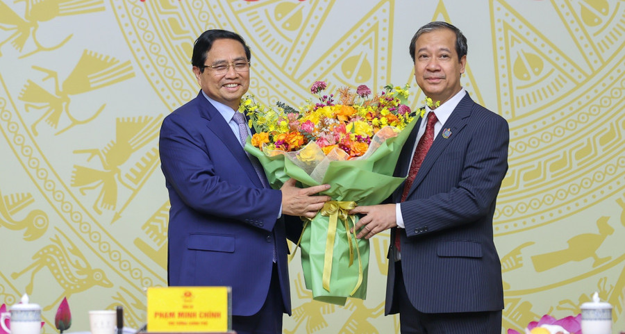 dot-pha-tu-nhung-quyet-sach-lon-3.jpg