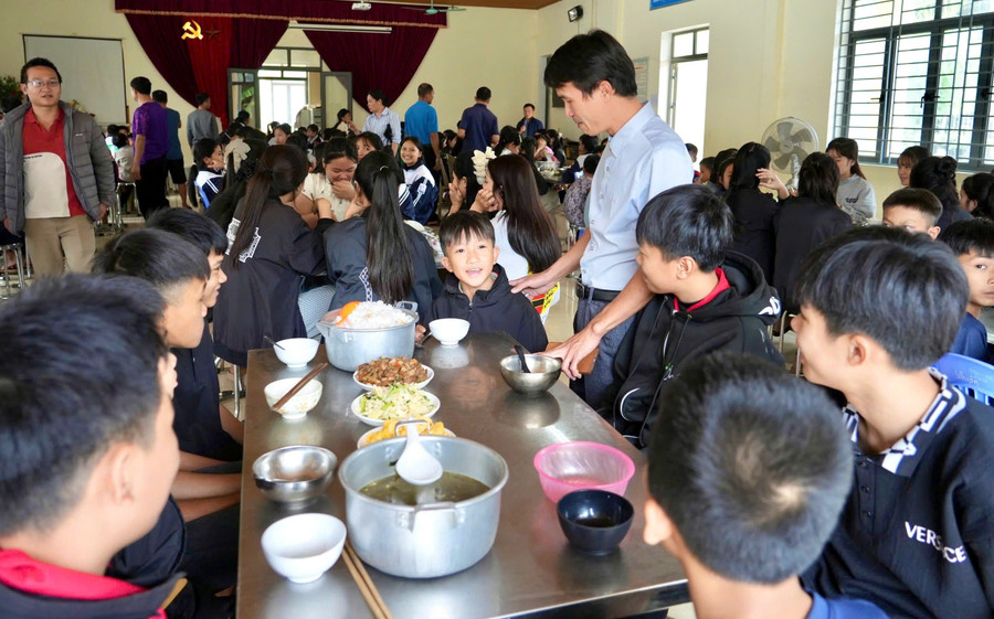giai-bai-toan-ban-tru-cho-hoc-sinh-vung-kho-2.jpg