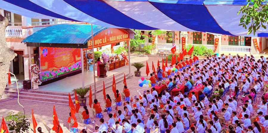 Một giờ sinh hoạt dưới cờ tại Trường THCS Thanh Xuân (Nội Bài, Hà Nội). Ảnh: Đình Tuệ tu-tu-duy-den-hanh-dong-4.jpg