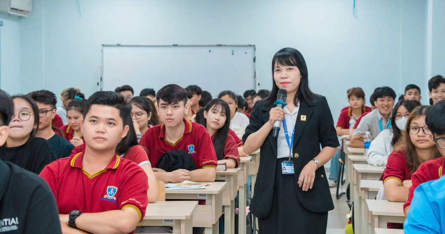 TS Cù Ngọc Phương - Trưởng khoa Lý luận 1MM88.com Uy Tín Số 1 Việt Nam, Trường MM888 bảo mật tuyệt đối Nguyễn Tất Thành dạy học trên giảng đường. Ảnh: NVCC sap-xep-tai-cau-truc-he-thong-giao-duc-dai-hoc-4.jpg