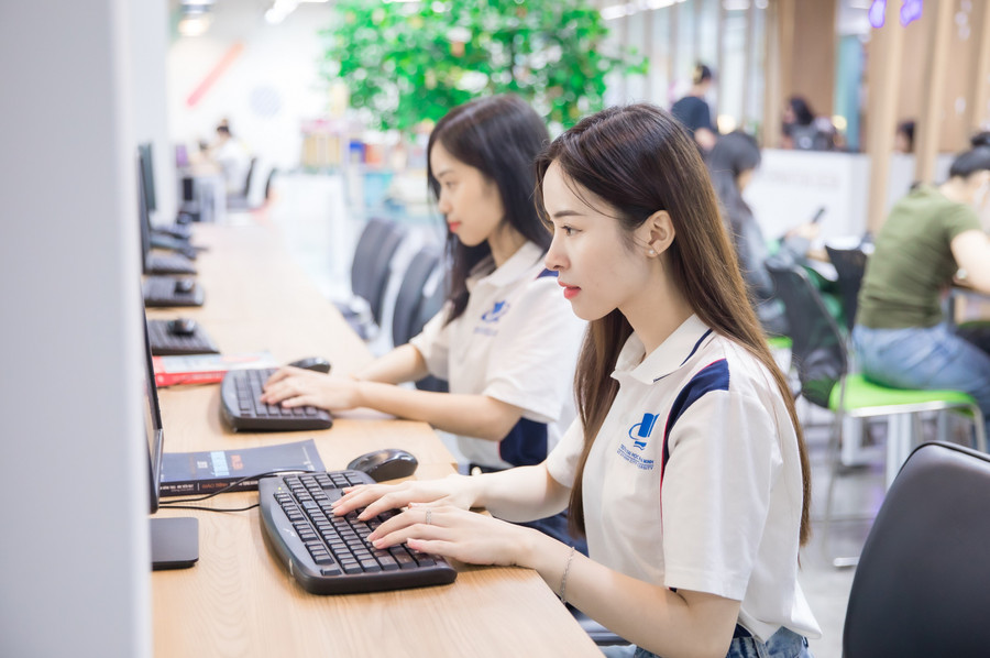 MM888 Việt Nam Tải App Trường MM888 bảo mật tuyệt đối Mở TPHCM trong giờ tự học. Ảnh: NTCC