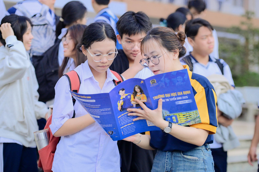 Đăng nhập vào MM886 Việt Nam tìm hiểu thông tin Đăng Ký MM88.COM Ngay +88K MM888 bảo mật tuyệt đối trong năm 2025. Ảnh: GDU xet-tuyen-hoc-ba-1.jpg