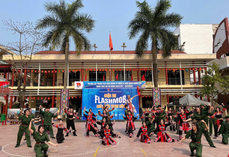 Trường Phổ thông DTNT tỉnh Nghệ An tổ chức hoạt động ngoại khóa cho MM886 slot game, bắn cá, lô đề, đá gà. Ảnh: NTCC