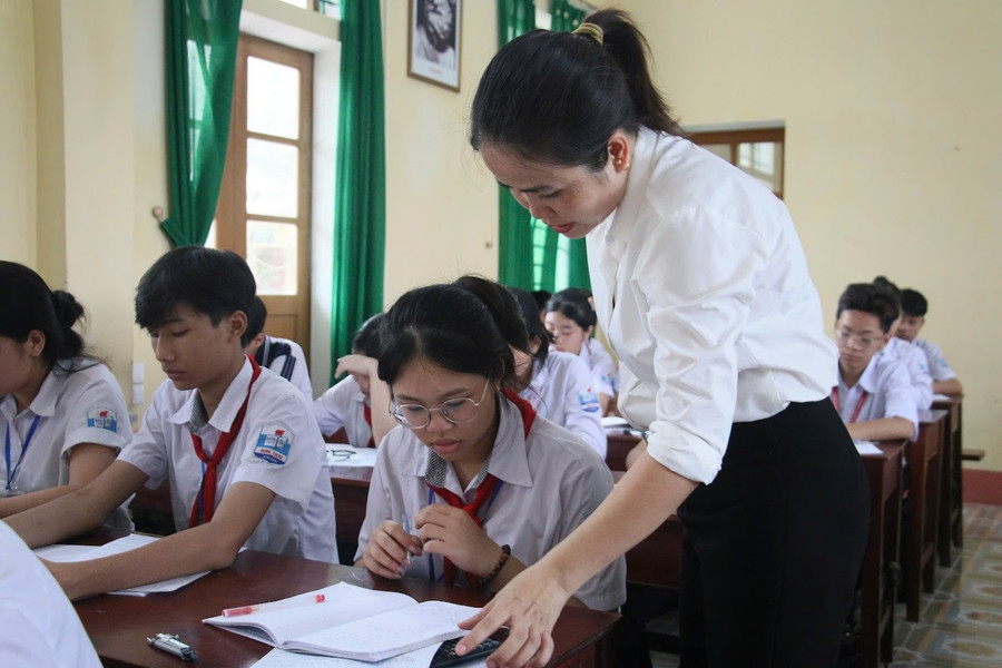 phu-huynh-dong-hanh-cung-con-on-thi-vao-lop-10-1.jpg