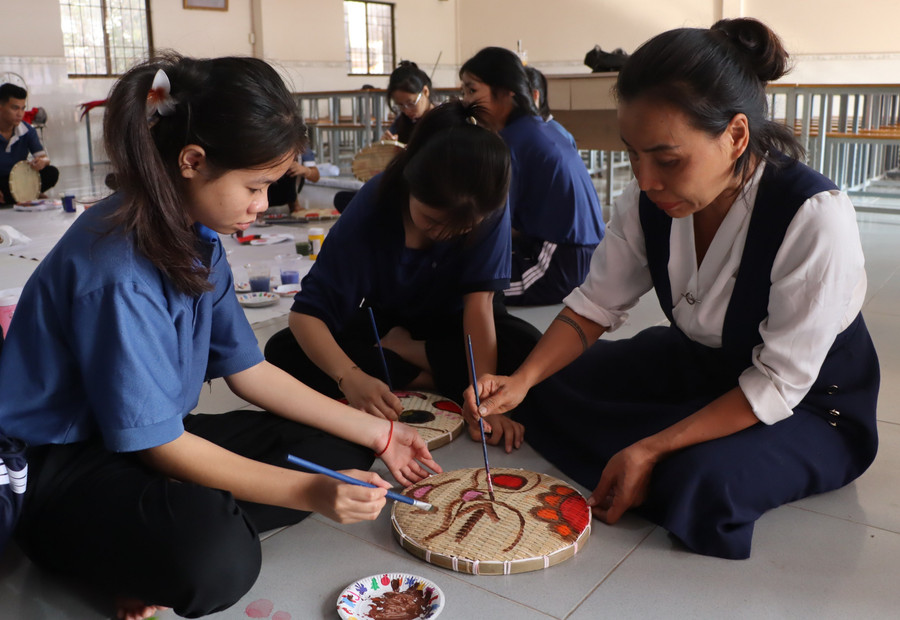 Phụ huynh có thể cho con em tham gia các lớp năng khiếu hè. Ảnh: Quách Mến de-mua-he-khong-phai-la-hoc-ky-thu-ba1.jpg