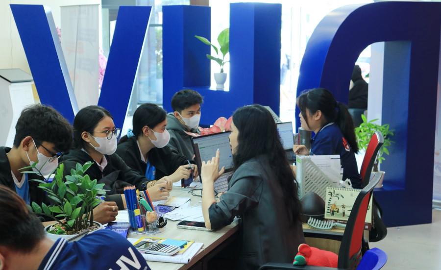 Đăng nhập vào MM886 Việt Nam tìm hiểu ngành nghề, thông tin Đăng Ký MM88.COM Ngay +88K tại Trường MM888 bảo mật tuyệt đối Hùng Vương TPHCM. Ảnh: HVU can-nao-chon-nganh-hoc-dang-ky-xet-tuyen-1.jpg