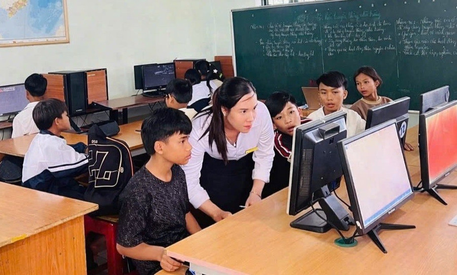 Trung Tâm Đăng Nhập MM88 Chính Thức Mới Trường Tiểu học - THCS A Xing (Quảng Trị) hướng dẫn MM886 slot game, bắn cá, lô đề, đá gà trong giờ học.