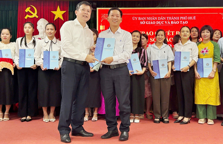 quyet-dinh-nhan-van-3.jpg