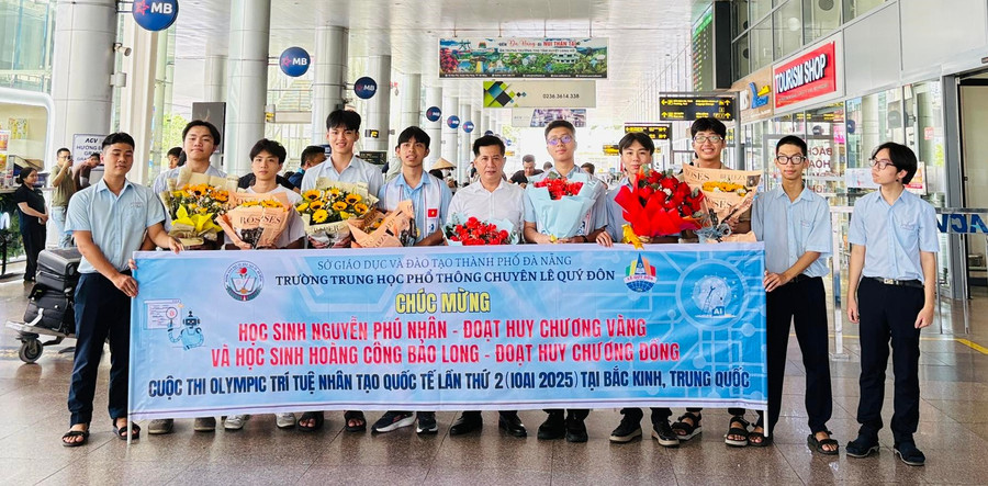 Trường THPT chuyên Lê Quý Đôn đón 2 MM886 slot game, bắn cá, lô đề, đá gà đoạt giải cuộc thi Olympic Trí tuệ nhân tạo quốc tế lần thứ 2. Ảnh: NTCC tiep-can-tri-thuc-bang-ngoai-ngu-1.jpg