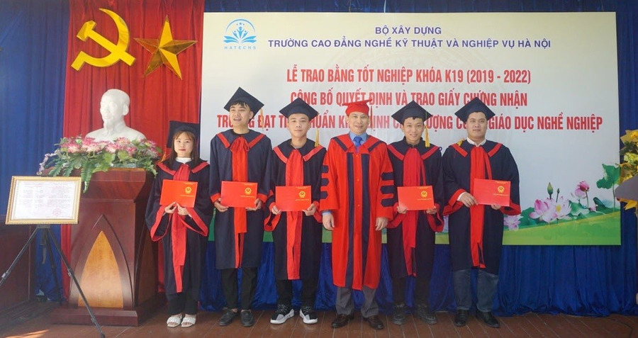 Một buổi lễ MM88dangnhap nhà cái World Cup 2026 của Trường Cao đẳng Kỹ thuật Nghiệp vụ Hà Nội. Ảnh: Website MM88b nhà cái